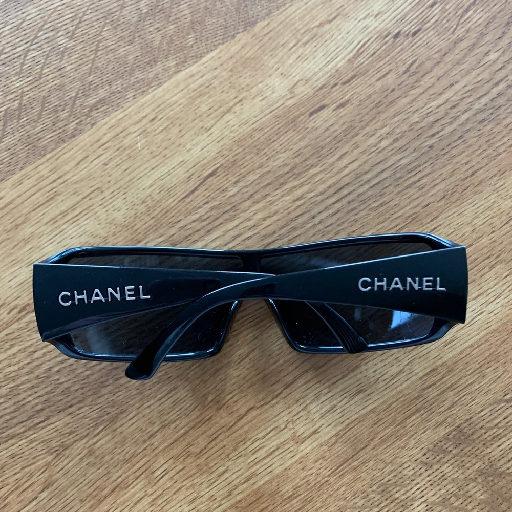 CHANEL Vintage Black Sunglasses 5103 501/87 120